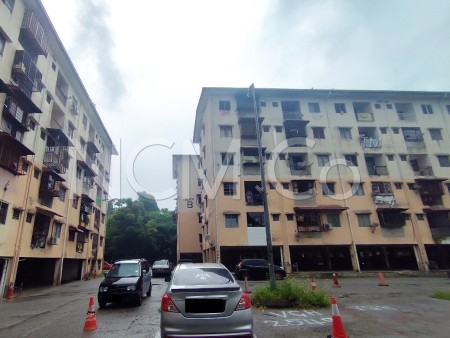 Apartment For Auction at Rawang Perdana 1