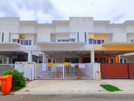 Terrace House For Auction at Suriaman