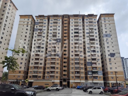 Apartment For Auction at Laguna Biru
