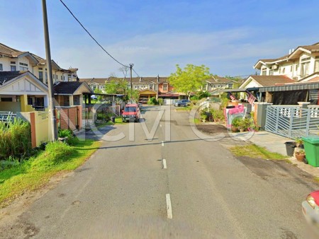 Terrace House For Auction at Taman Anggerik