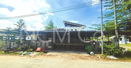 Bungalow House For Auction at Marang