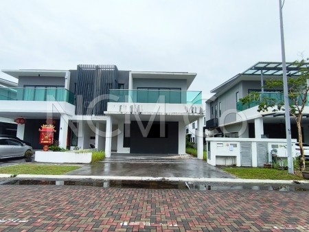 Semi D For Auction at D'Island