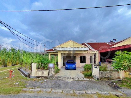 Terrace House For Auction at Taman Kledang