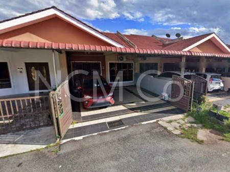 Terrace House For Auction at Gerik