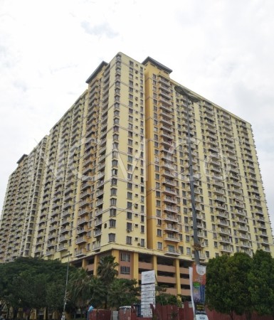 Condo For Auction at Platinum Lake PV12