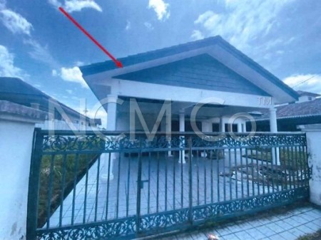 Terrace House For Auction at Desa Subang Permai