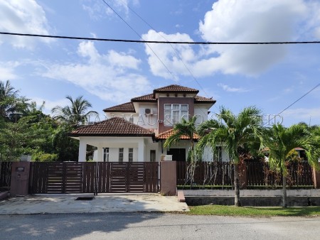 Terrace House For Auction at Pantai Sepang Putra