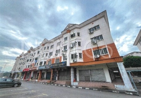 Apartment For Auction at Seri Pelangi