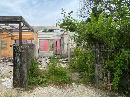 Terrace House For Auction at Machang