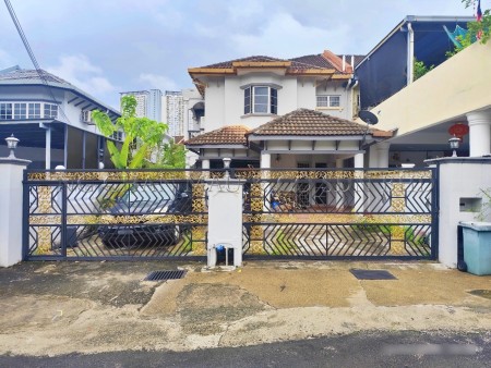 Terrace House For Auction at Damai Bakti