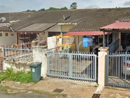 Terrace House For Auction at Mentakab