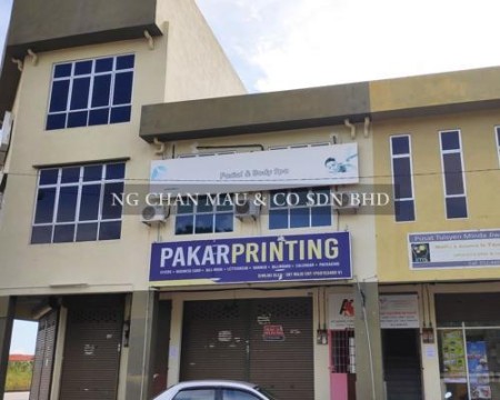 Shop For Auction at Cinta Sayang Resort Home