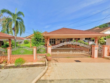 Bungalow House For Auction at Bandar Darulaman