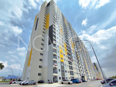 Apartment For Auction at Idaman BSP Apartment