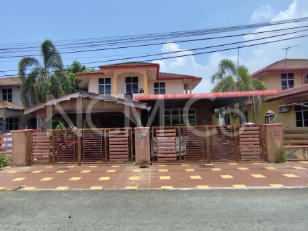 Bungalow House For Auction at Taman Teratai Jingga