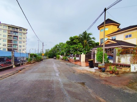 Bungalow House for Auction