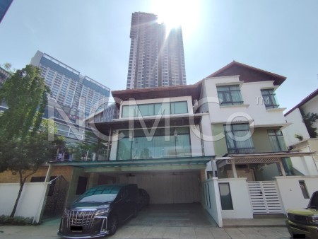 Bungalow House For Auction at BayRocks