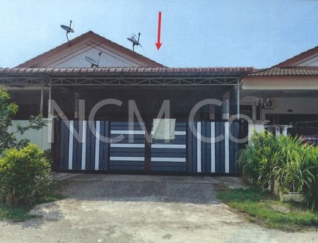 Terrace House For Auction at Karak