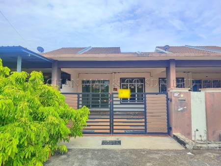 Terrace House For Auction at Sitiawan