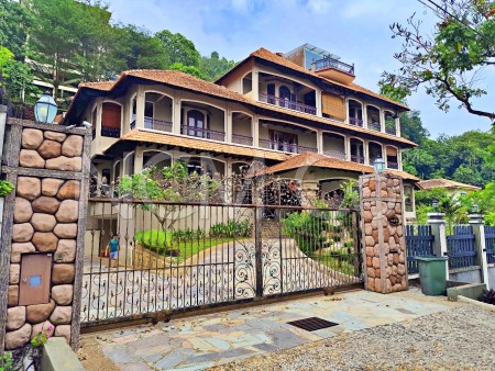 Bungalow House For Auction at Bukit Jambul