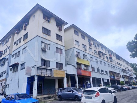 Apartment For Auction at Pangsapuri Putra Raya