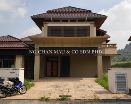 Bungalow House for Auction