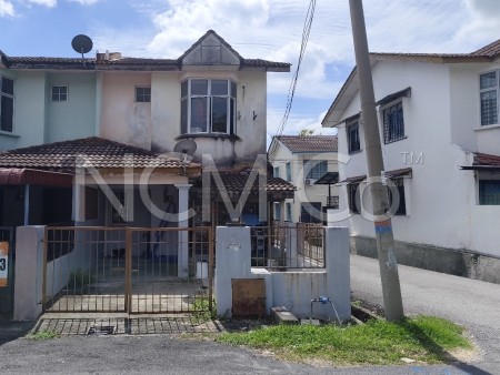 Terrace House For Auction at Taman Dahlia