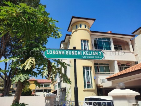 Terrace House for Auction