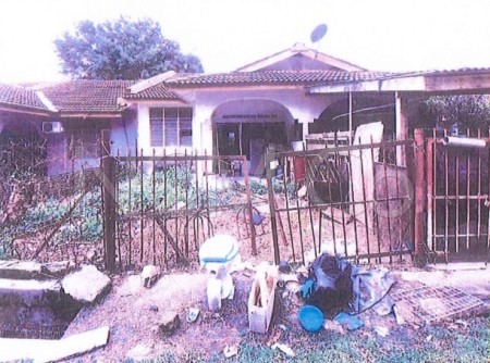 Terrace House For Auction at Chukai