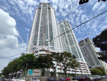 Condo For Auction at The Clovers