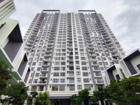 Condo For Auction at Alstonia