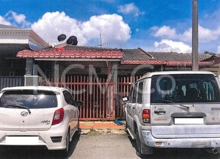 Terrace House For Auction at Taman Sri Andalas