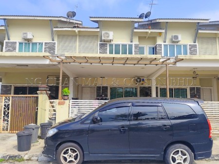 Terrace House For Auction at Teluk Intan