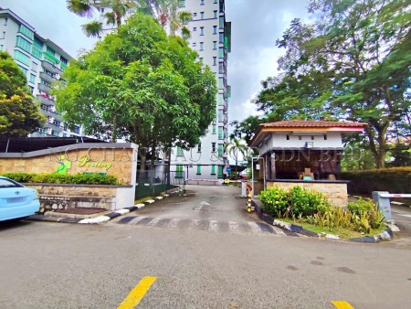 Apartment for Auction