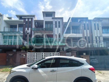 Terrace House For Auction at USJ