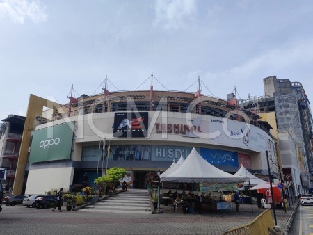 Shop For Auction at Terminal 1 Shopping Centre