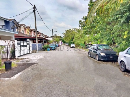 Terrace House for Auction