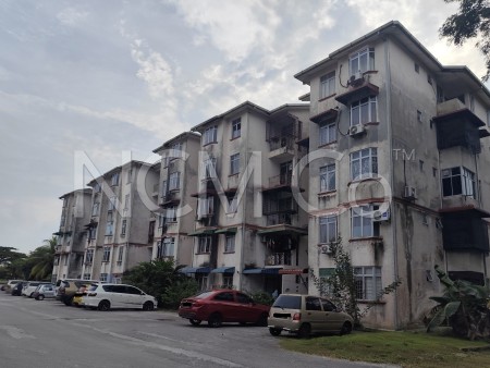 Apartment For Auction at Apartment Seri Mawar