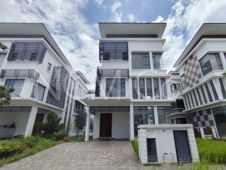 Bungalow House For Auction at Residence 33