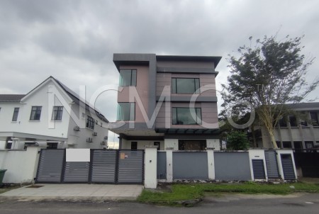 Bungalow House For Auction at Section U9