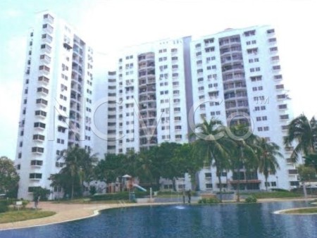 Apartment For Auction at Villa Emas