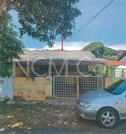 Terrace House For Auction at Peringgit