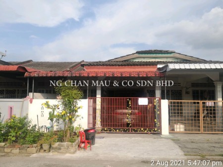Terrace House For Auction at Teluk Intan