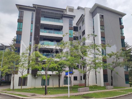 Condo For Auction at Cristal Serin Residence