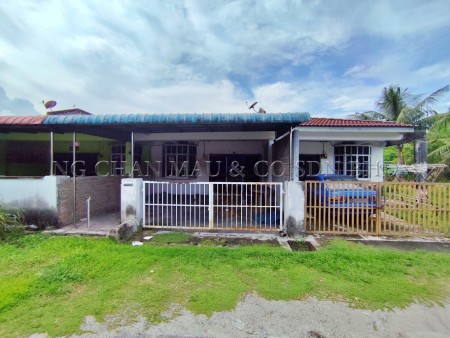 Terrace House For Auction at Taman Kledang
