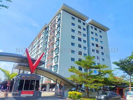 Apartment For Auction at Suria Residence