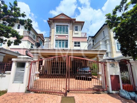 Bungalow House For Auction at Le Putra Avenue