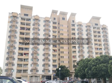 Apartment For Auction at Vistaria Apartment