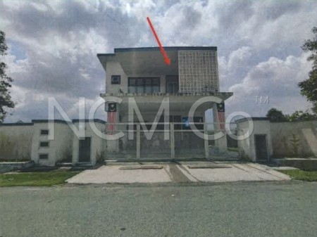 Bungalow House For Auction at Taman Tasik Senangin