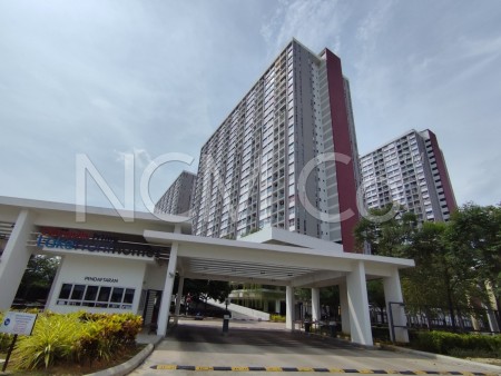 Apartment For Auction at Lakefront Homes